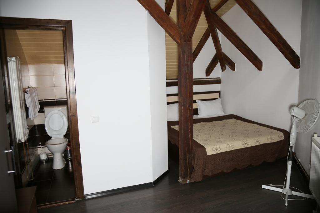 Hotel Zara Роман Экстерьер фото