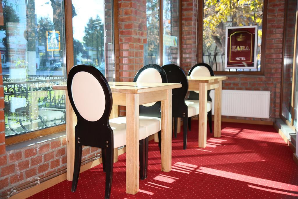 Hotel Zara Роман Экстерьер фото